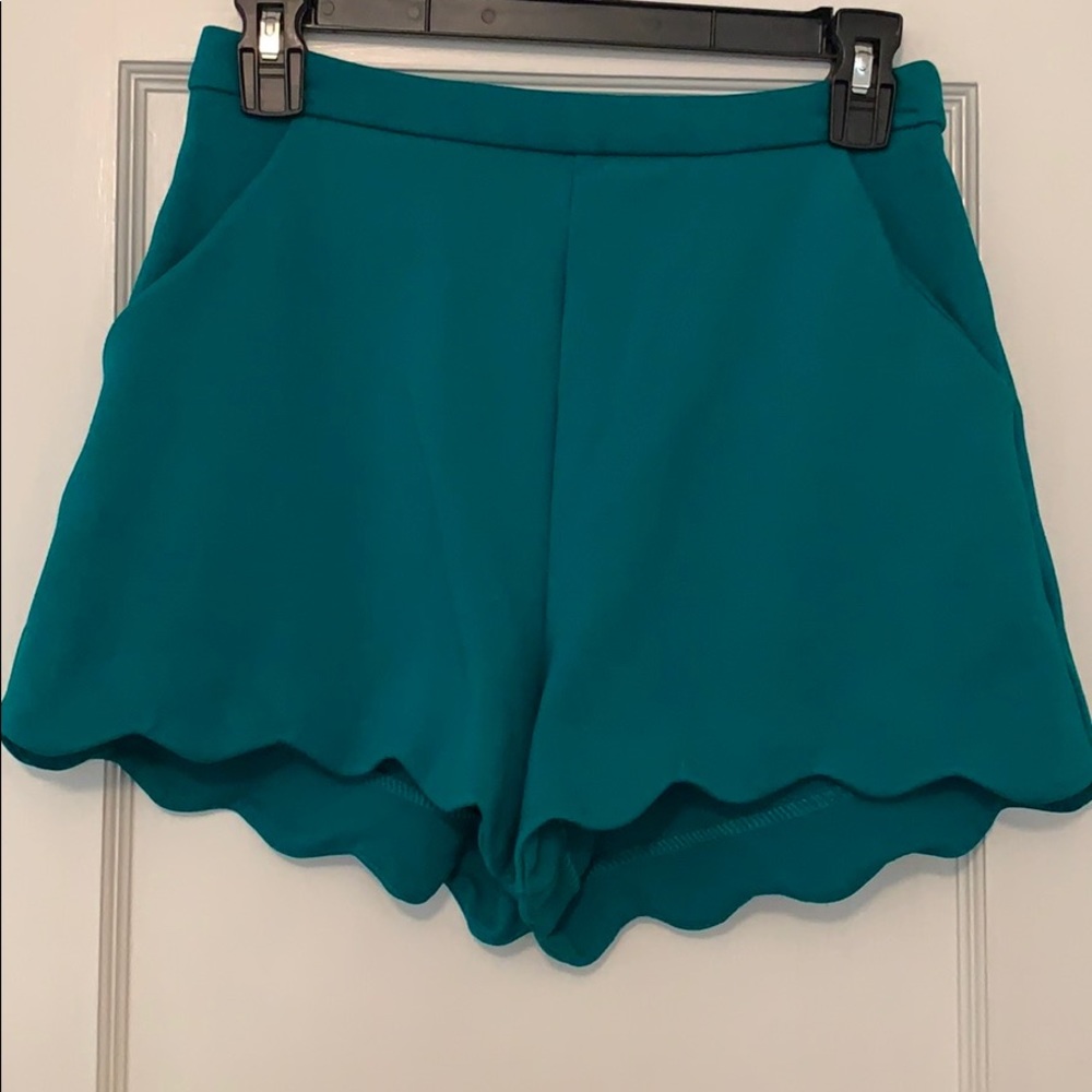 Scalloped hem shorts